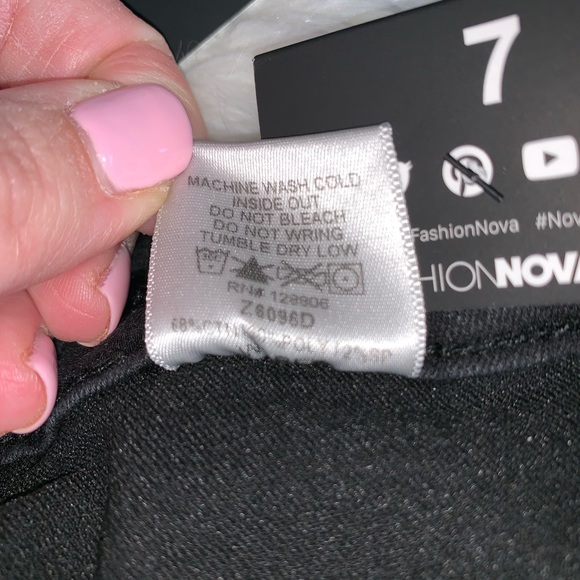 NWT {FASHION NOVA} Super High Waist Denim Skinnies - Picture 8 of 8